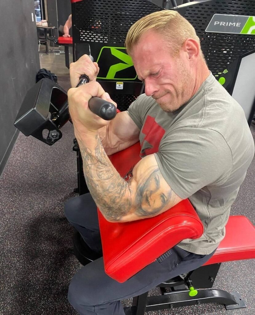 dennis wolf back double biceps