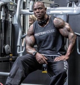 Bodybuilding Legend Flex Wheeler Inspires Fans By Pushing Through Pain ...