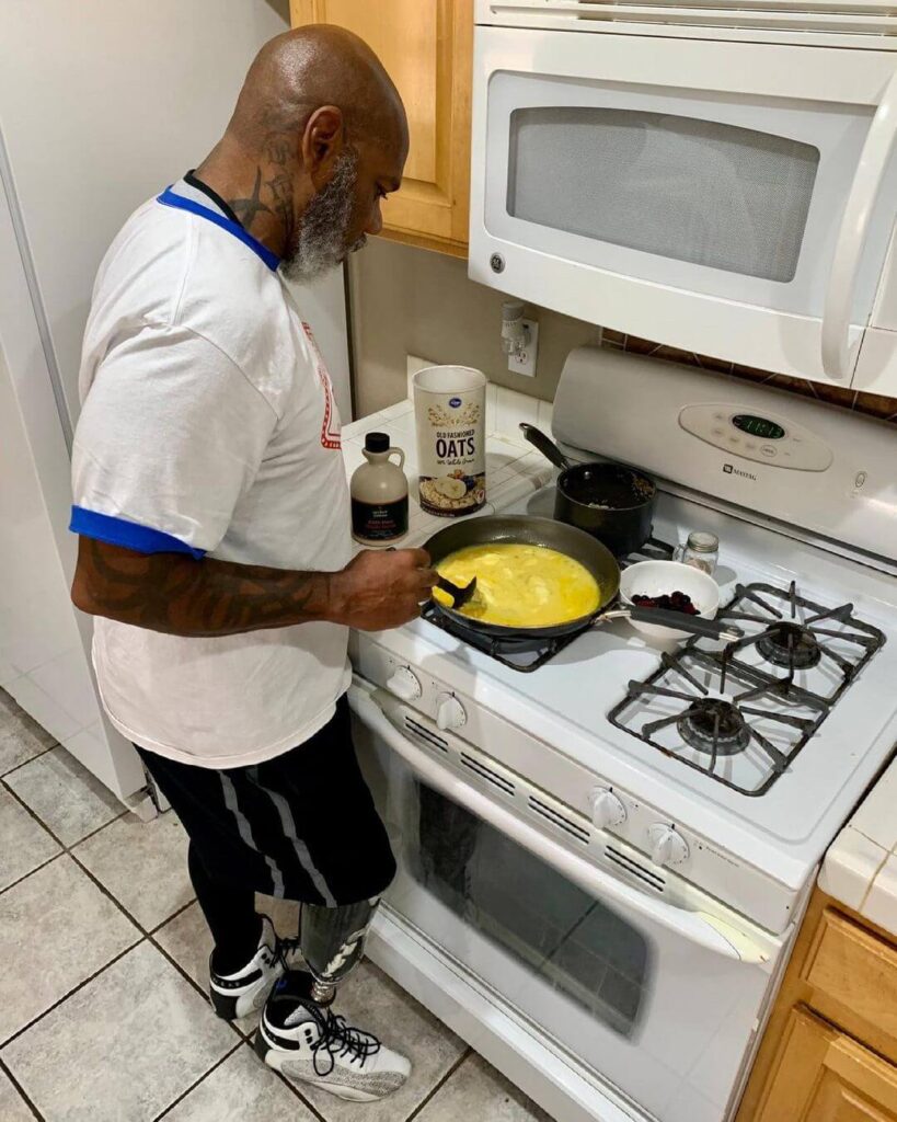 flex wheeler eating