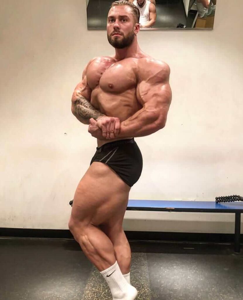 chris bumstead biceps