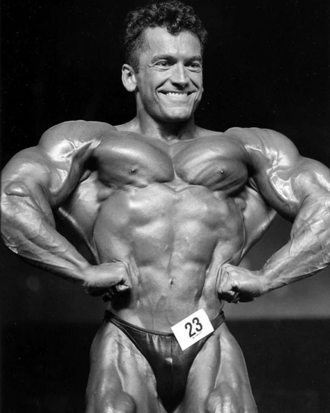 lee-labrada-s-tips-for-sculpting-killer-abs-and-building-lean-muscle