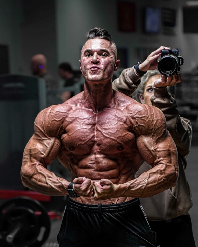 Matthew greggo Bodybuilder training 