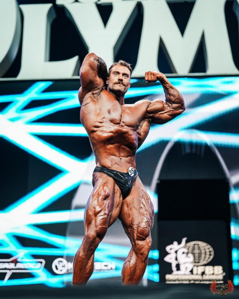 Chris Bumstead bodybuilder 