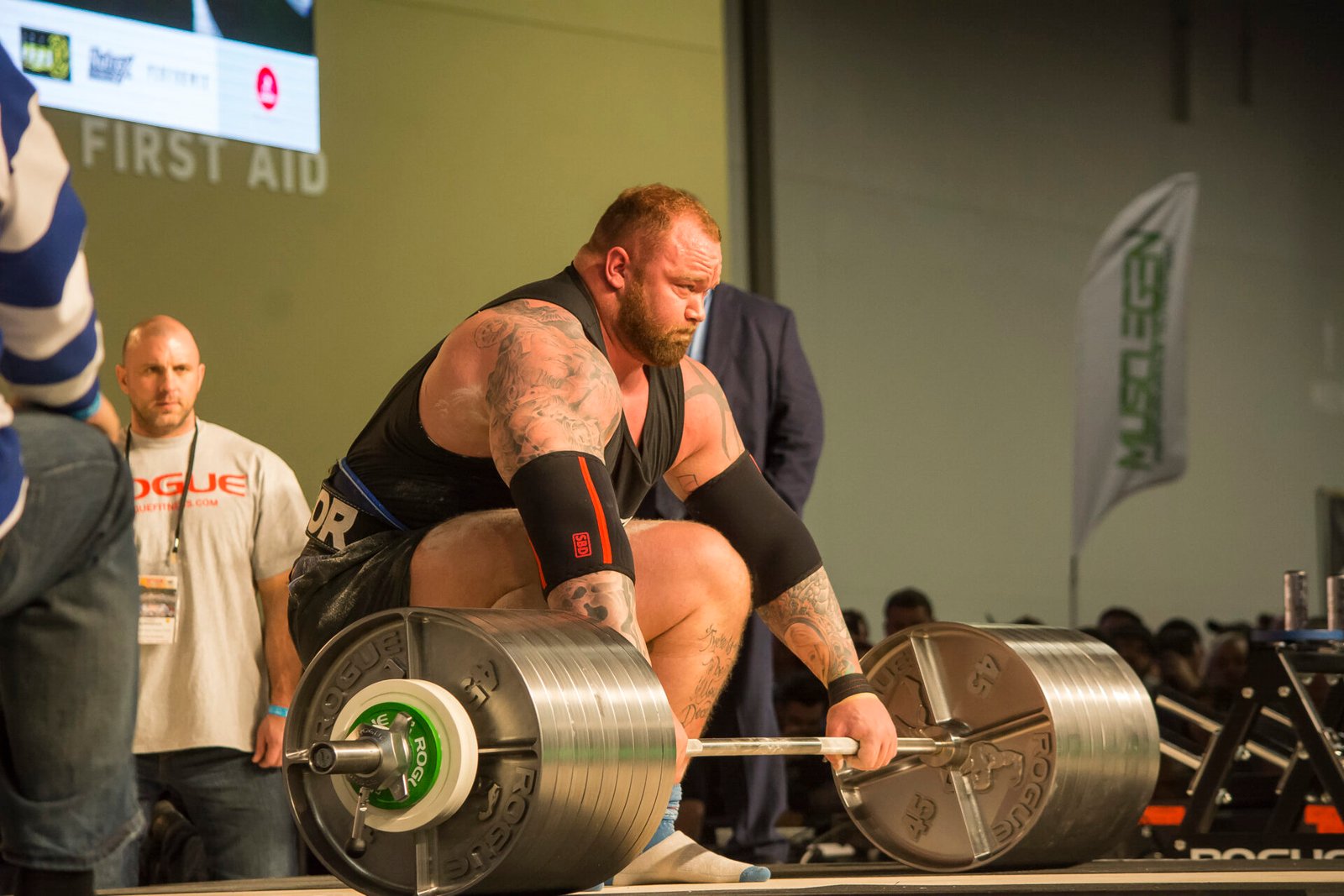 Hafthor Bjornsson setting up for a heavy deadlift at the Arnold Classic in 2017