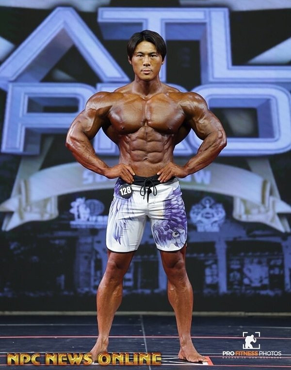 Jo Uezato on stage at the Lenda Murray Atlanta Pro
