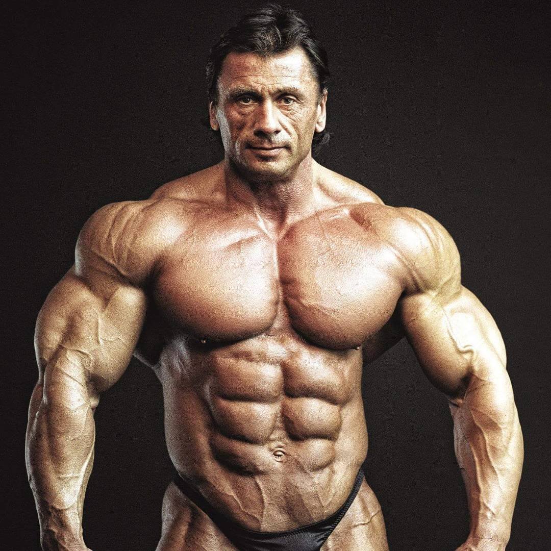 Pavol Jablonicky in a studio physique shot