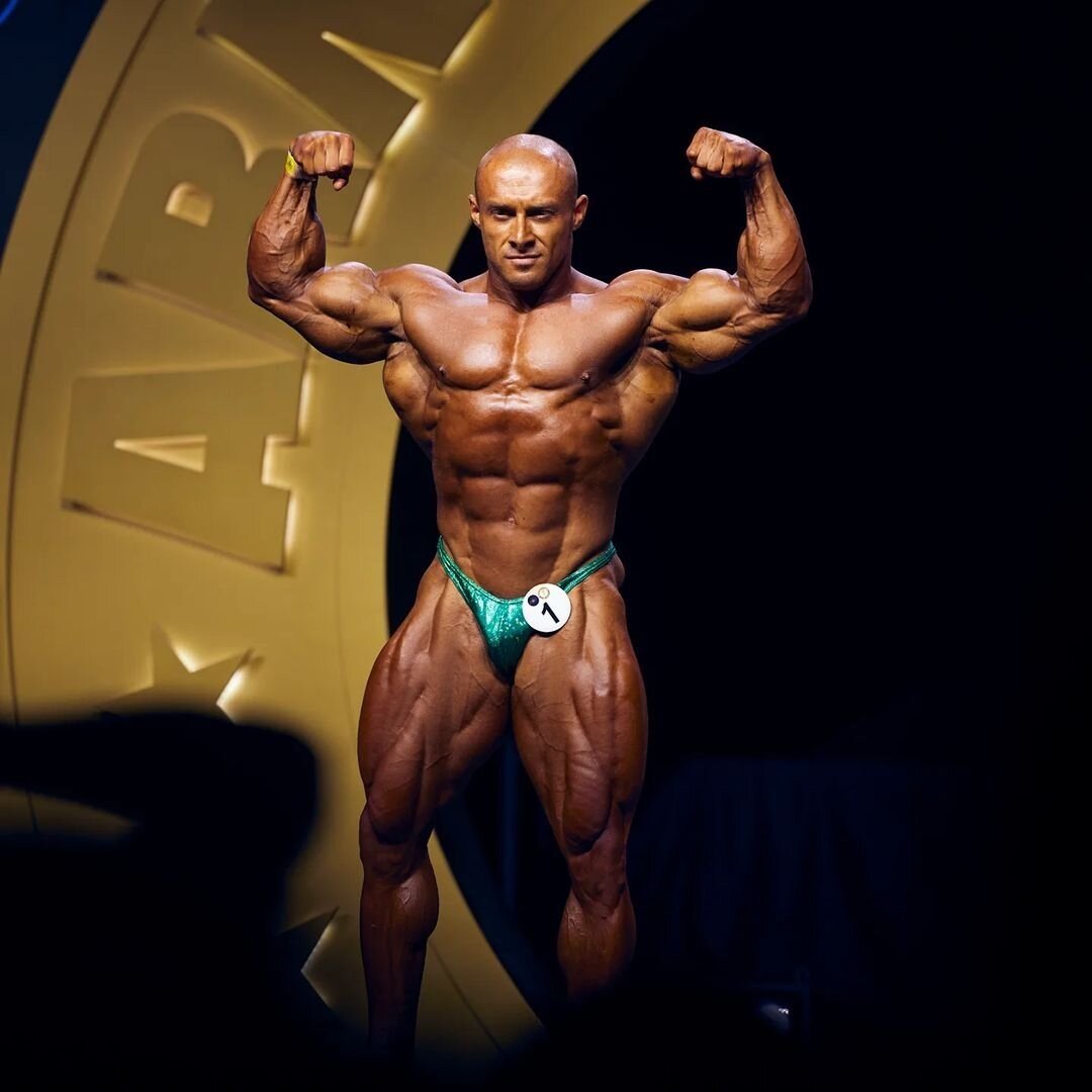 Radoslav Angelov posing at the Olympia